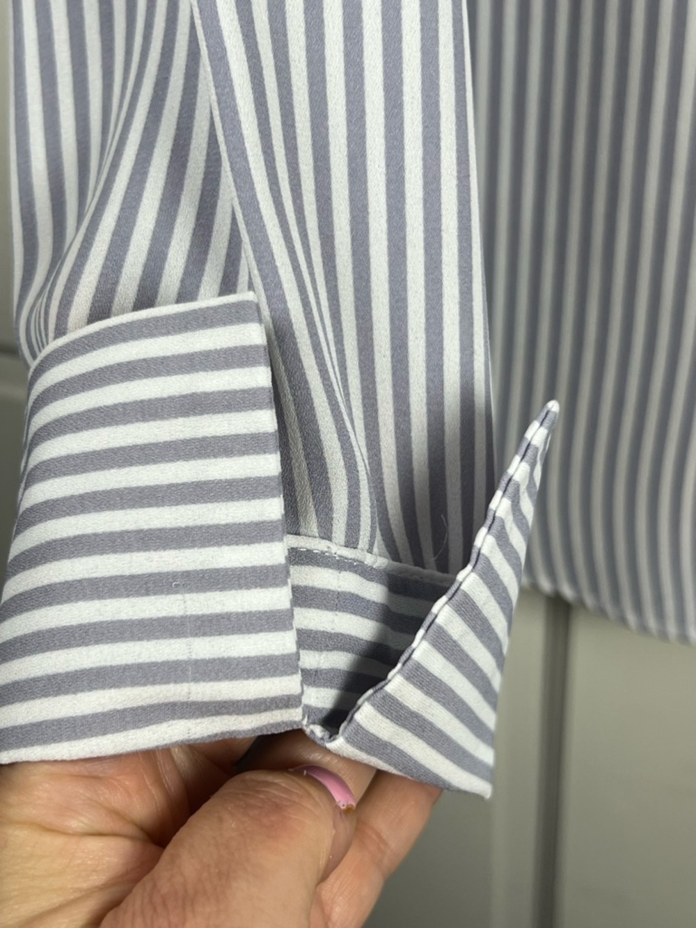 NWOT Simply Styled Women's Vertical Stripe Button Down Shirt White & Gray Sz S - Picture 7 of 9